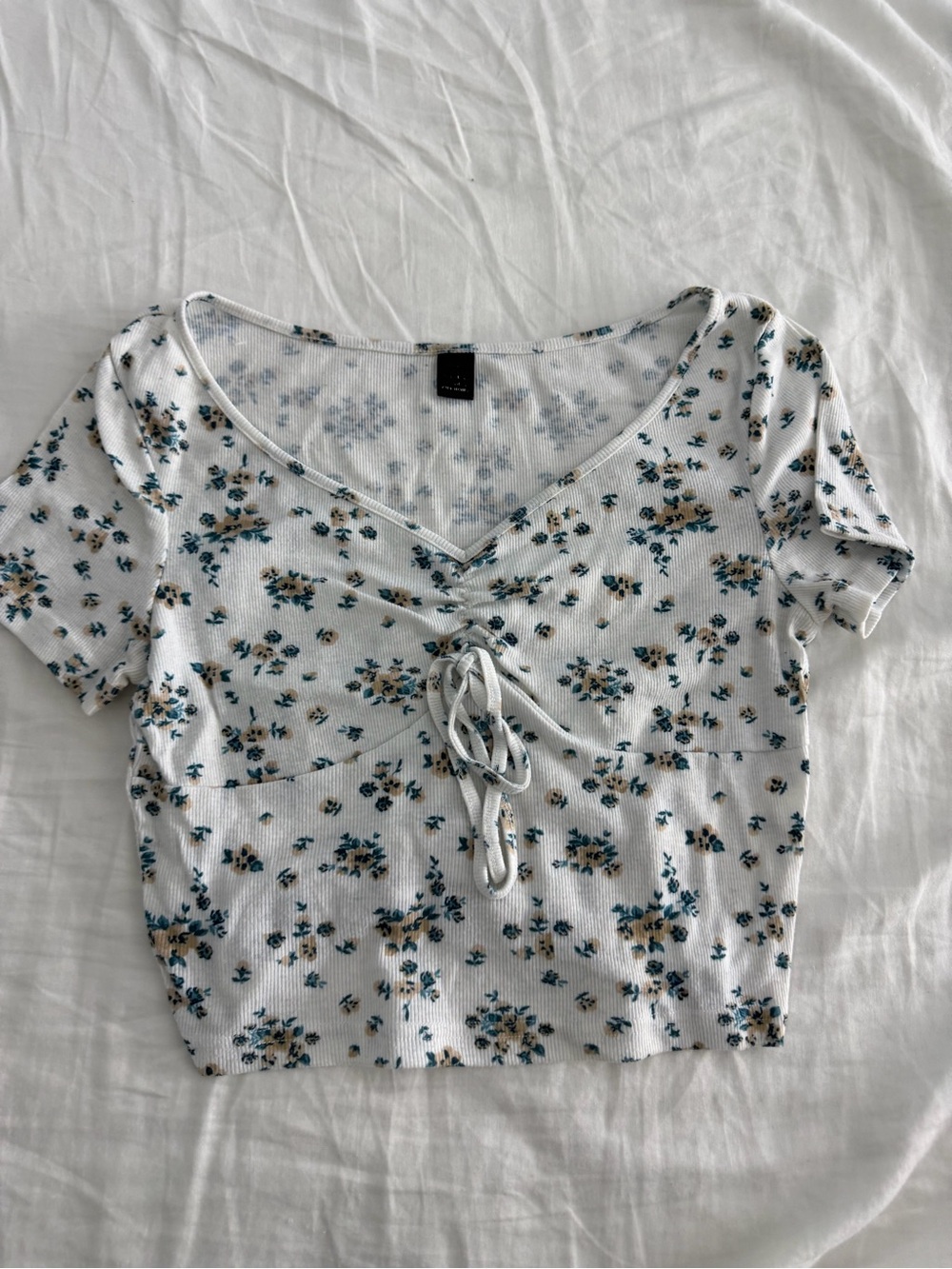 Floral Lace-Up V-Neck Crop Top - White
